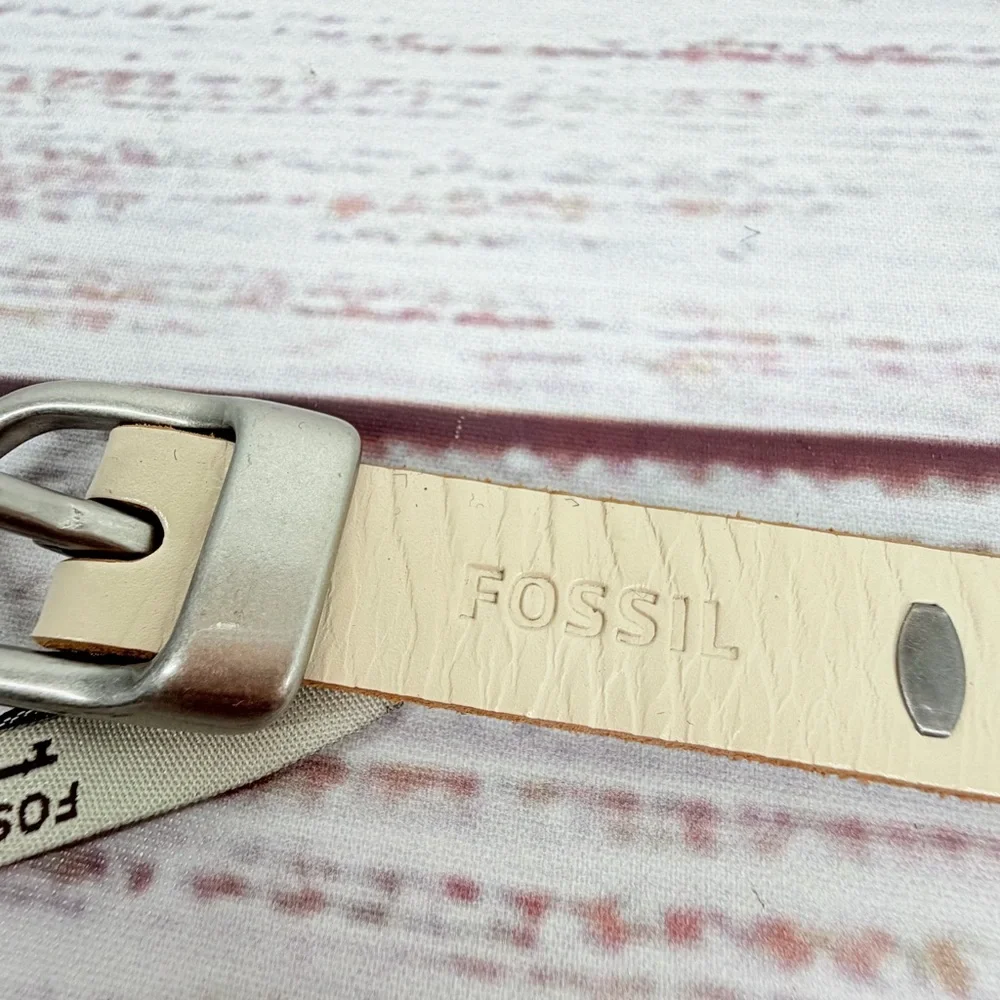 Fossil Women’s Size Medium Cream Thin Studded Leather Belt
